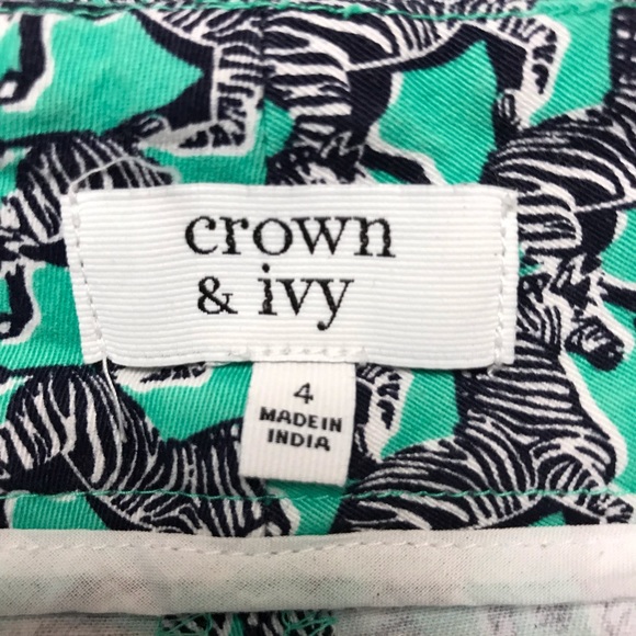 Crown & Ivy Zebra Scalloped edge Shorts. Size 4 - Picture 4 of 5
